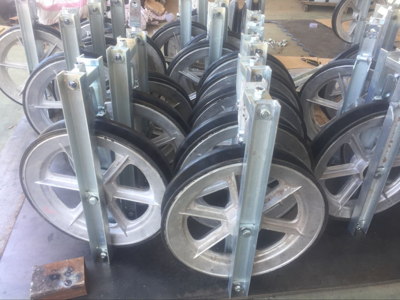 Derniers blogs de l'entreprise sur Pour le montage de poulies à câble, nous avons des roues en nylon, en aluminium et en acier. Comment choisir ?