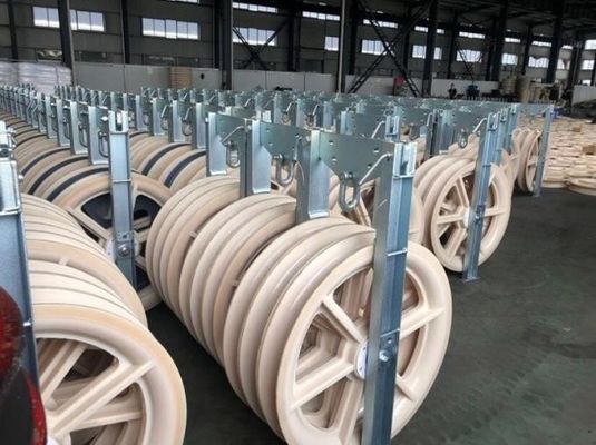 acheter 660 mm de diamètre Bloc de câblage en nylon à triple traction pour outil de câblage de ligne de transmission de câble pilote online manufacture