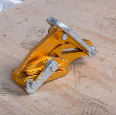 acheter Clampe de raccordement en alliage d'aluminium pour conducteurs de 25 à 70 mm2 avec une charge nominale de 7 KN online manufacture