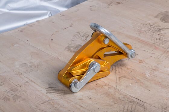 acheter Lightweight Aluminum Alloy Power Cable Clamp with Secure Grip Design and Weather Resistant for 40kN Load Capacity online manufacture