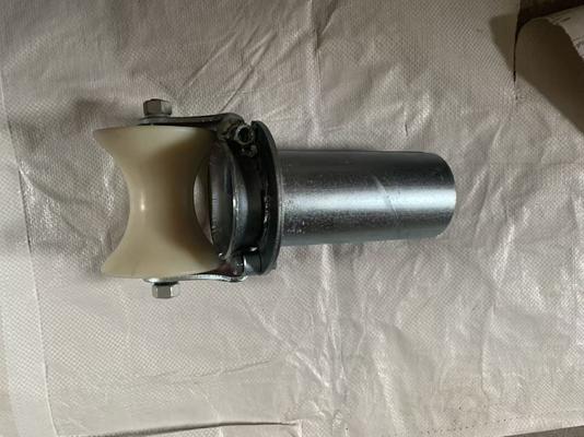 Rouleau de câble en acier à bouche à cloche lourde avec une garantie d'un an et un poids de 4,3 kg pour une installation lisse du câble