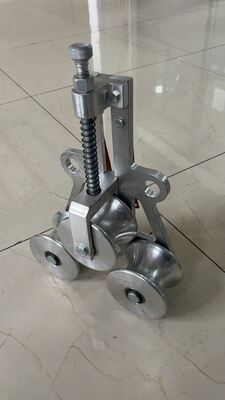 Poulie de mise à la terre à trois roues Φ60/75 mm pour câble de mise à la terre ACSR Ø6–32 mm avec poulie en aluminium